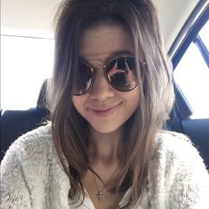 Meet your Posher, Lauren